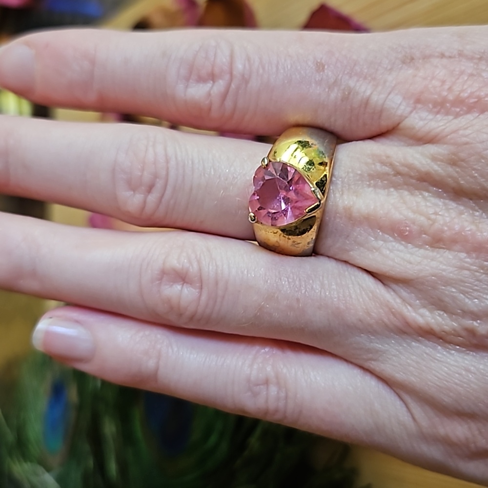 Gold Heart Pink Stone Ring - Women Jewelry - Picture 3 of 8